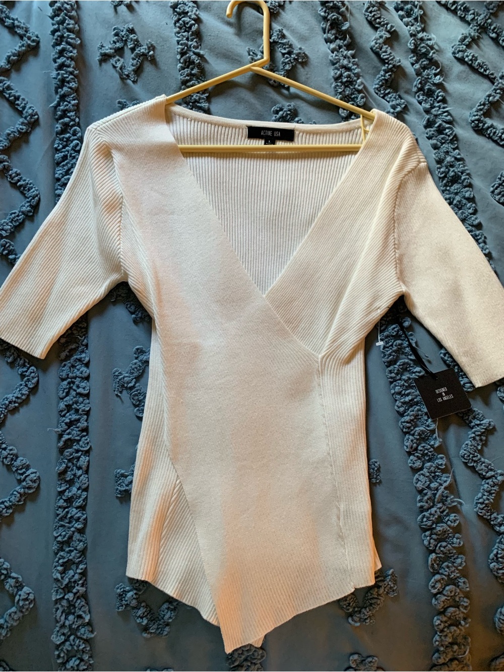 Active USA Ivory Ribbed V-Neck Fitted Wrapped Top Women's Sweater size L